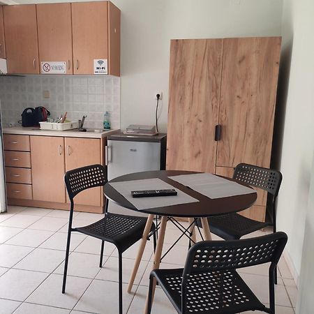 Kiki'S Cosy Apartments Néa Khilí Zewnętrze zdjęcie